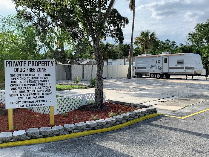 Cocoa Estates Mobile Home & RV Park Picture 7