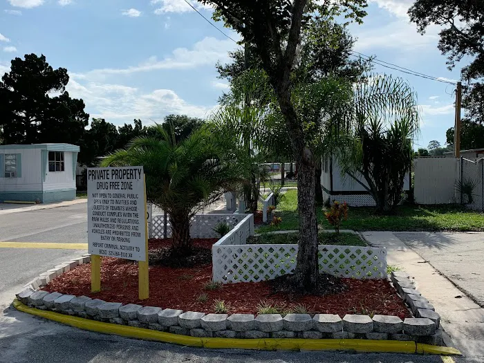 Cocoa Estates Mobile Home & RV Park Picture 9