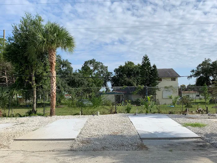 Cocoa Estates Mobile Home & RV Park Picture 6