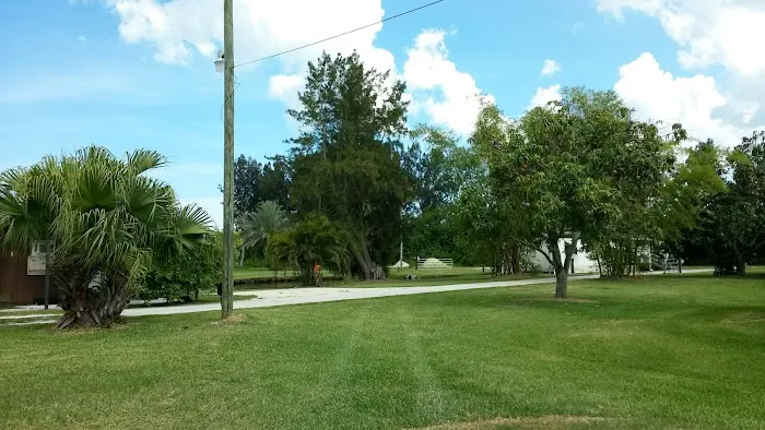 Town & Country Mobile Home Park Picture 4