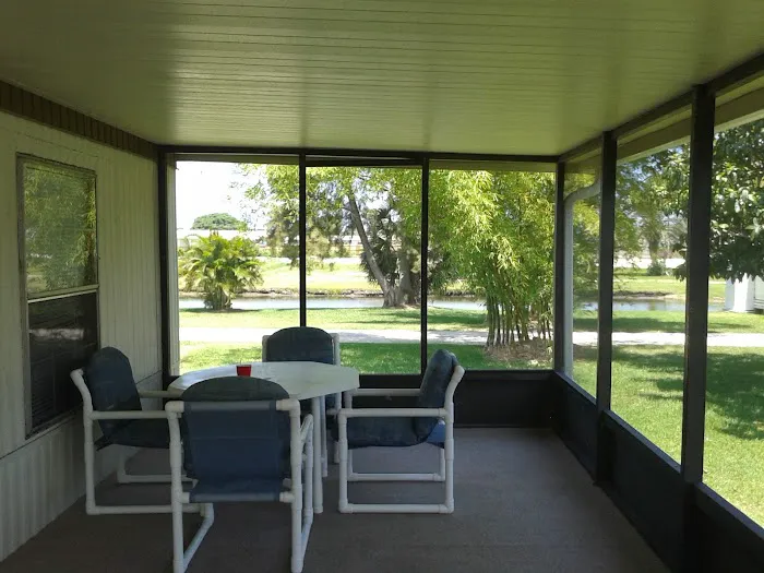 Town & Country Mobile Home Park Picture 8