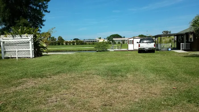 Town & Country Mobile Home Park Picture 6