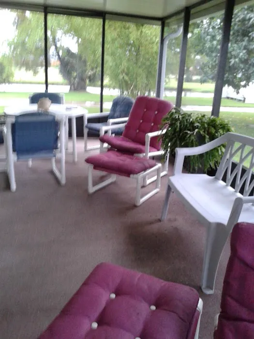Town & Country Mobile Home Park Picture 10
