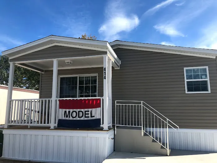 Maplewood Village Mobile Home Community Picture 3