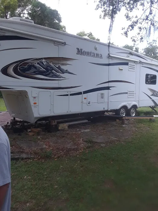 Palm View Gardens RV Resort Picture 8