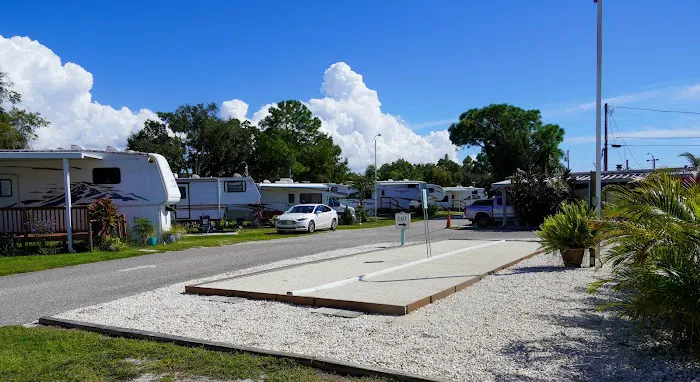 Bay Aire RV Park Picture 4