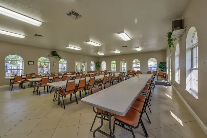 Kings Pointe Picture 10