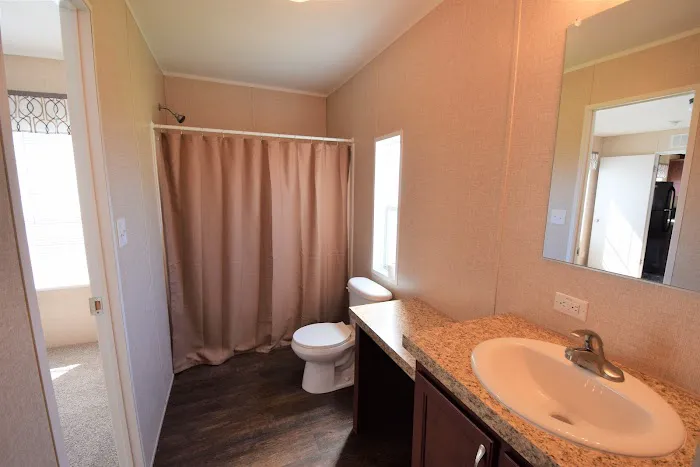 Leisure Homes Mobile Home Park Picture 2