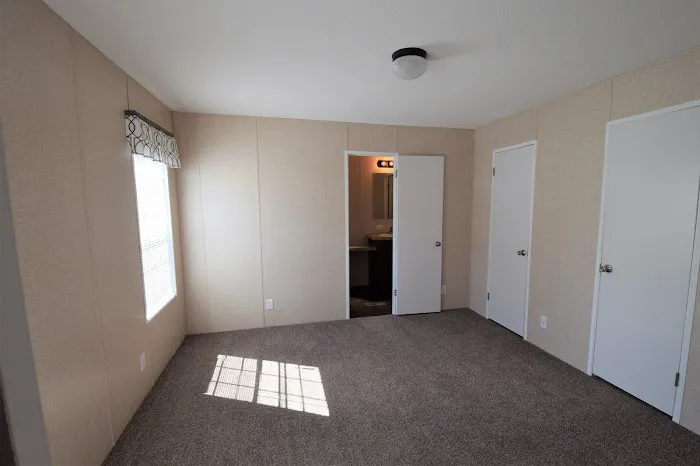Leisure Homes Mobile Home Park Picture 10