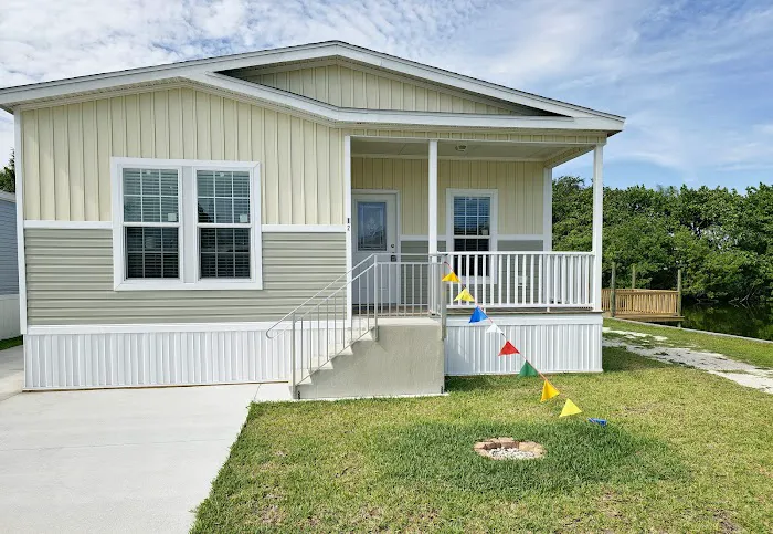 River Palms 55+ Waterfront Mobile Home Community Picture 6