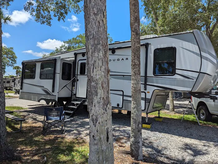 Space Coast RV Resort Picture 3