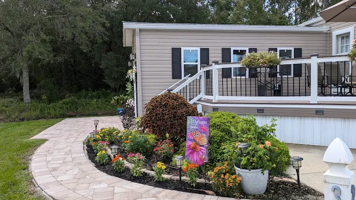Emerald Pointe RV Resort Picture 9