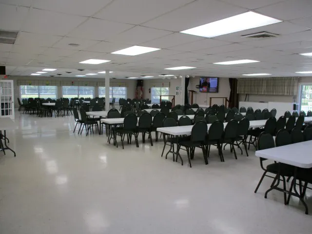 Amber Glades Mobile Home Park Picture 7