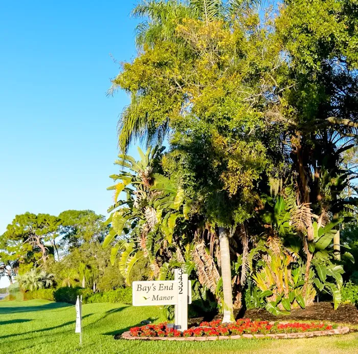 Bay's End Manor MHC Picture 4