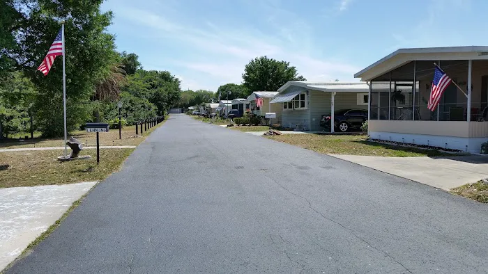 Colony Club Mobile Home Estates Picture 2