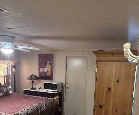 Lake Blue Mobile Home Community