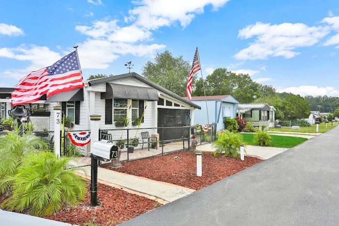 Lake Blue Mobile Home Community Picture 10