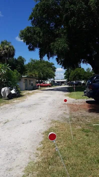 Big Oak Trailer Park Picture 10
