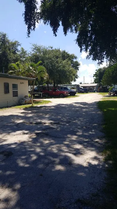Big Oak Trailer Park Picture 8