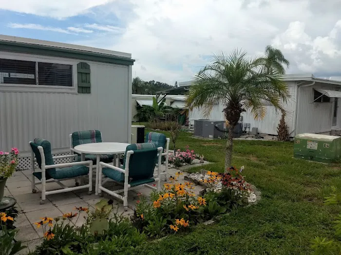 Golden Crest Manufactured Home Community Picture 2