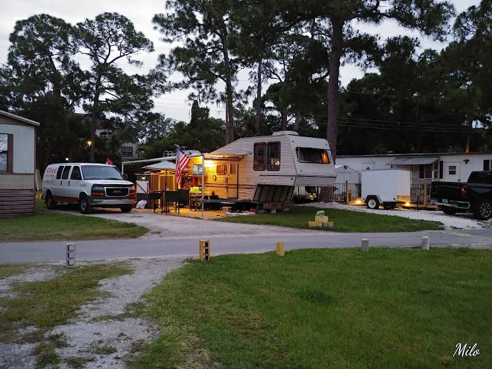 Sunshine Trailer Park Picture 2