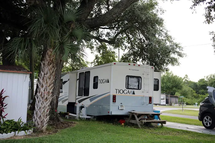 Royal Oaks RV Picture 4