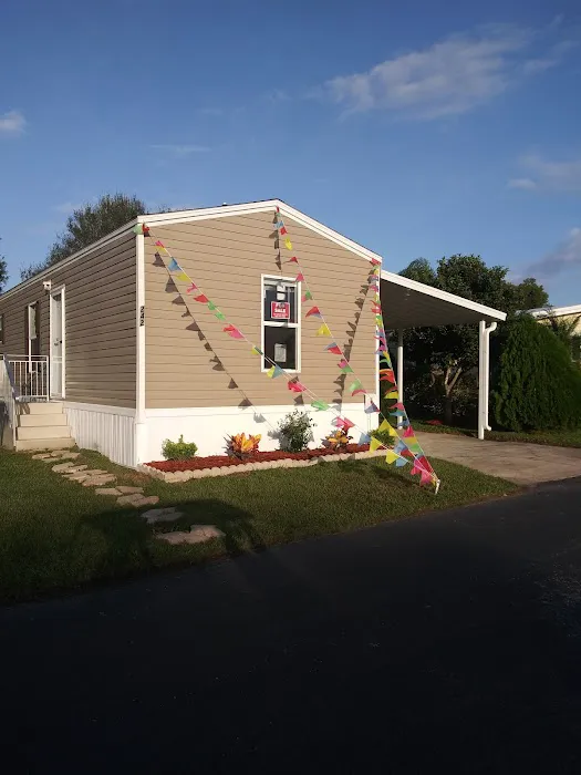 Dell Lake Village Mobile Home Community Picture 3