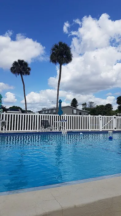 Dell Lake Village Mobile Home Community Picture 1
