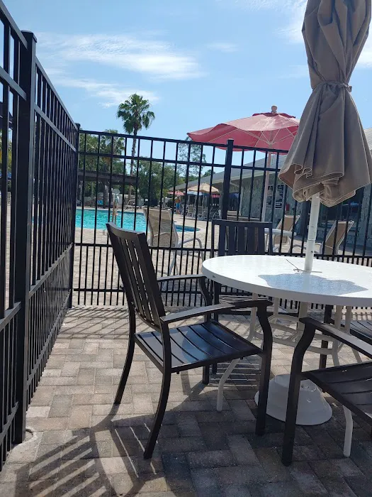 Hampton's Club House Picture 4
