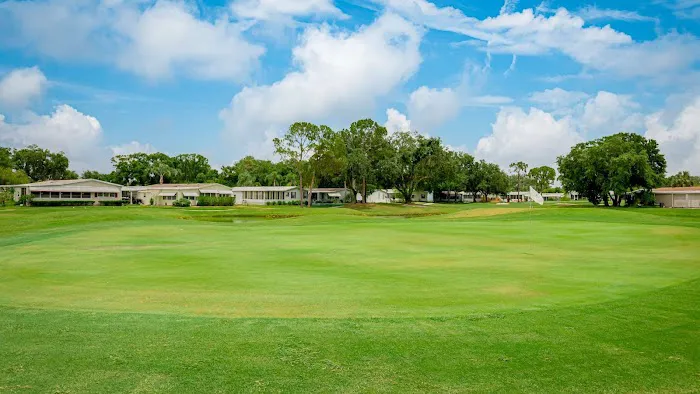 The Hamptons Golf & Country Club Picture 6