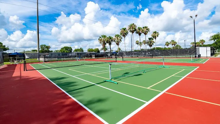 The Hamptons Golf & Country Club Picture 4