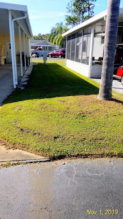 Central Leisure Lake Mobile Home & RV Park Picture 3