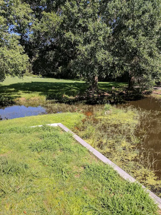 Central Leisure Lake Mobile Home & RV Park Picture 7