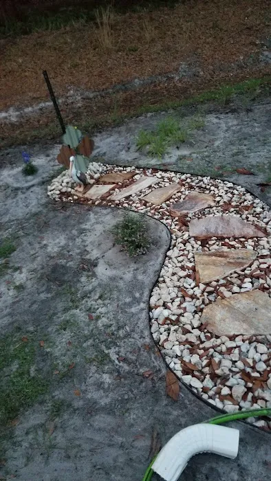 Central Leisure Lake Mobile Home & RV Park Picture 9