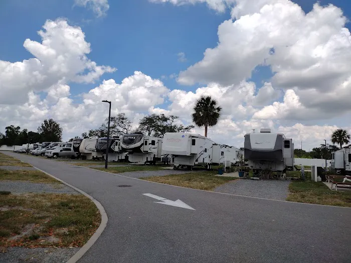 Palm Shores RV Park Picture 8