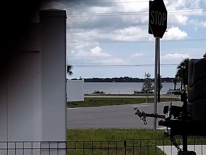 Palm Shores RV Park Picture 10