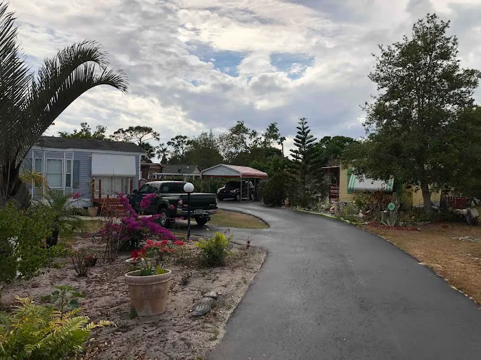 Shady Oak Mobile Home Park Picture 5