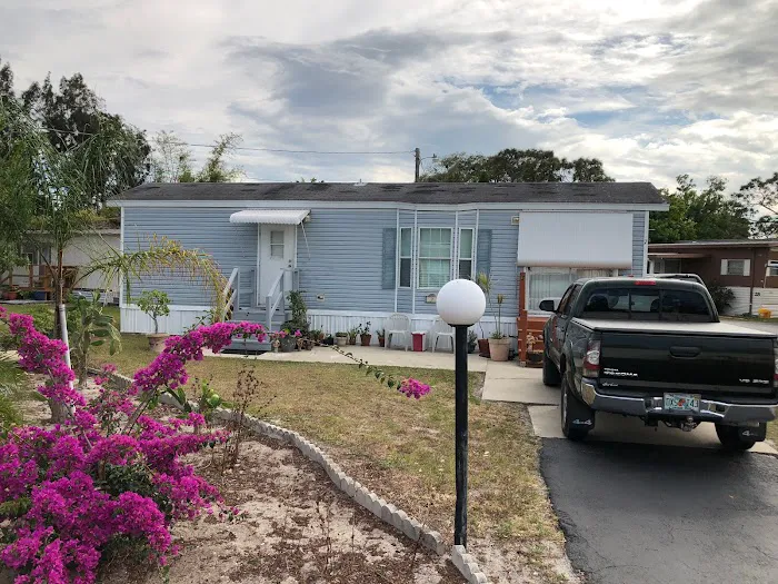Shady Oak Mobile Home Park Picture 2