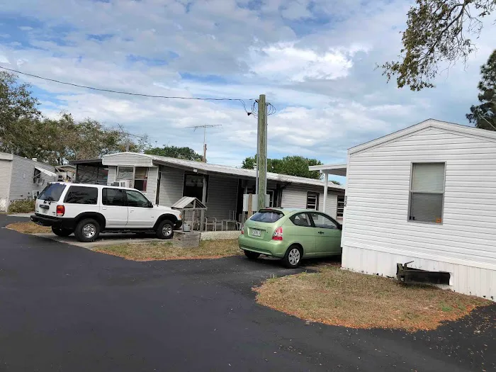 Shady Oak Mobile Home Park Picture 6