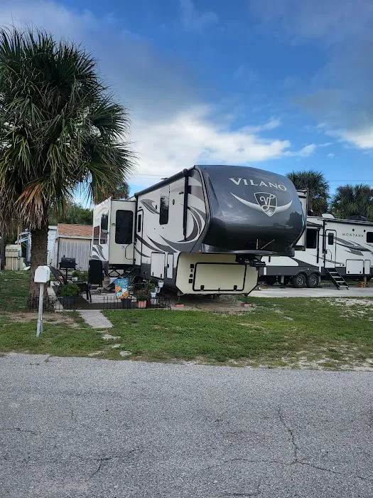Ocean View RV & Mobile Home Court Picture 2