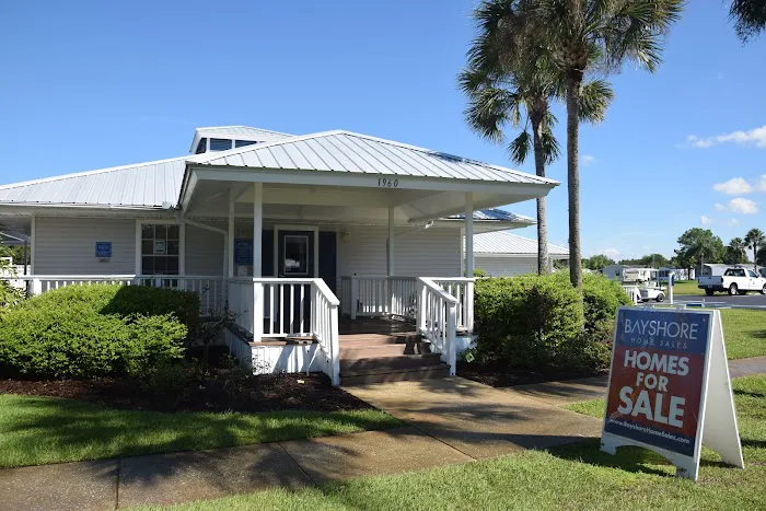 Pedaler's Pond Manufactured Home Community Picture 7