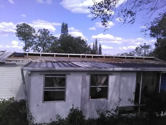Enchanted Grove Mobile Home Picture 9
