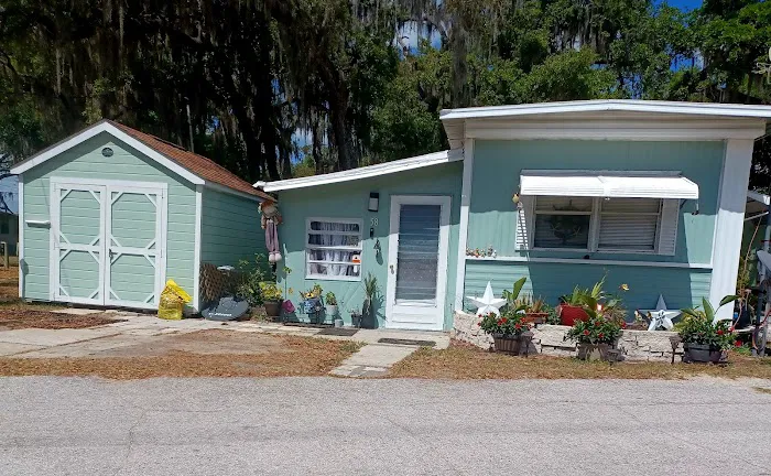 Lake Deeson Village Picture 1
