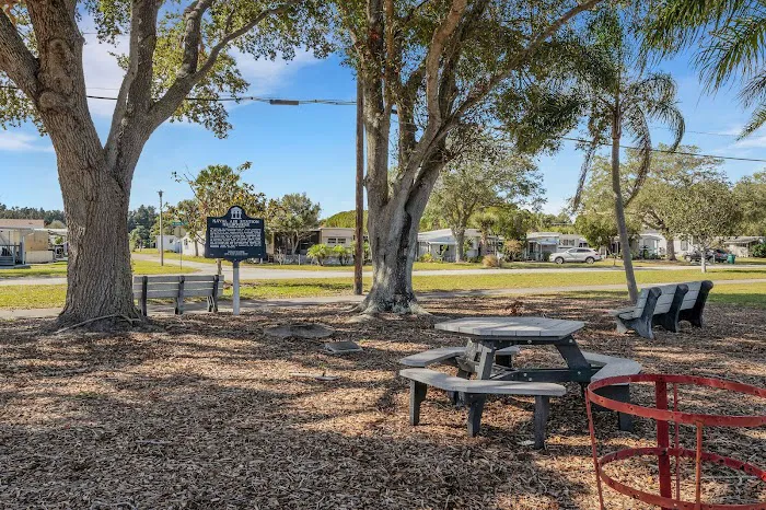 Tropical Haven 55+ Manufactured Home Lifestyle Community Picture 3