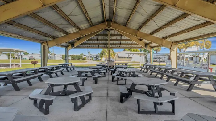 Tropical Haven 55+ Manufactured Home Lifestyle Community Picture 9