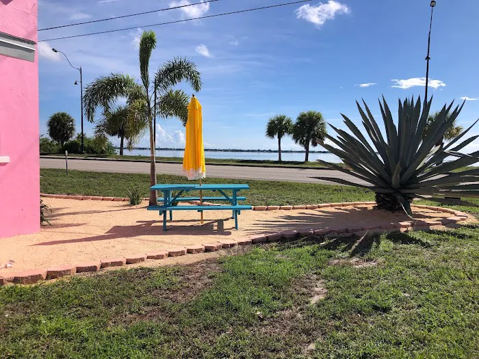 Palm Bay Park Mobile Home & RV Park Picture 4
