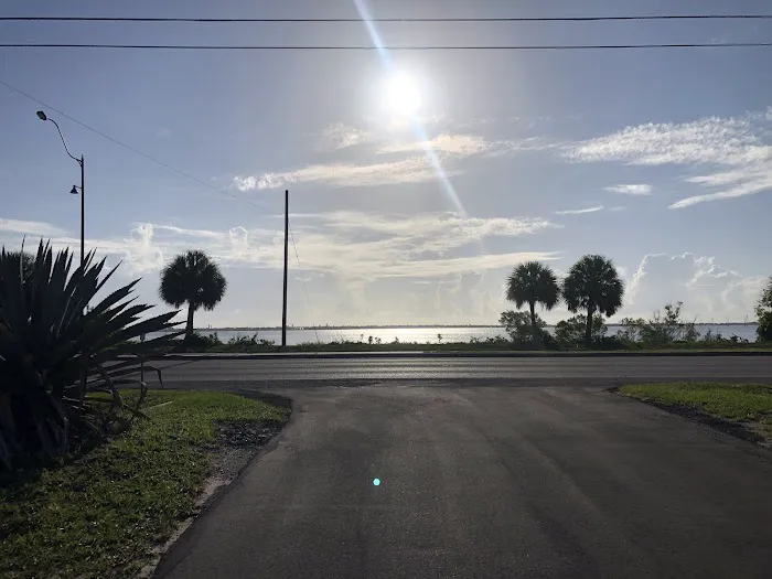 Palm Bay Park Mobile Home & RV Park Picture 10