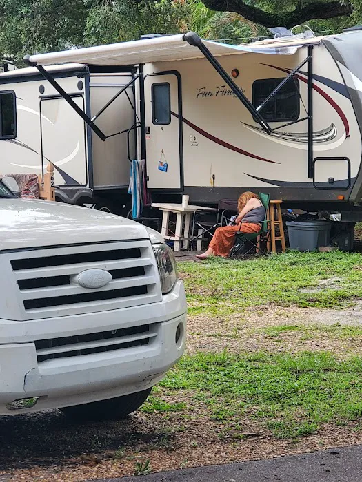 West Bay Oaks Mobile Home & RV Park Picture 5