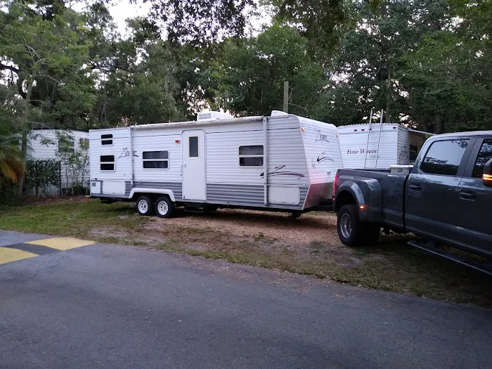 West Bay Oaks Mobile Home & RV Park Picture 8