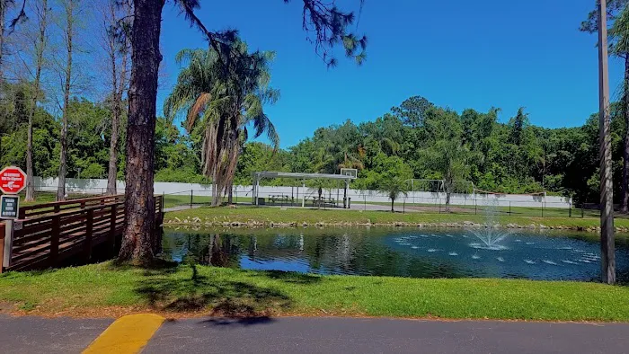 May Grove Mobile Home Park Picture 4